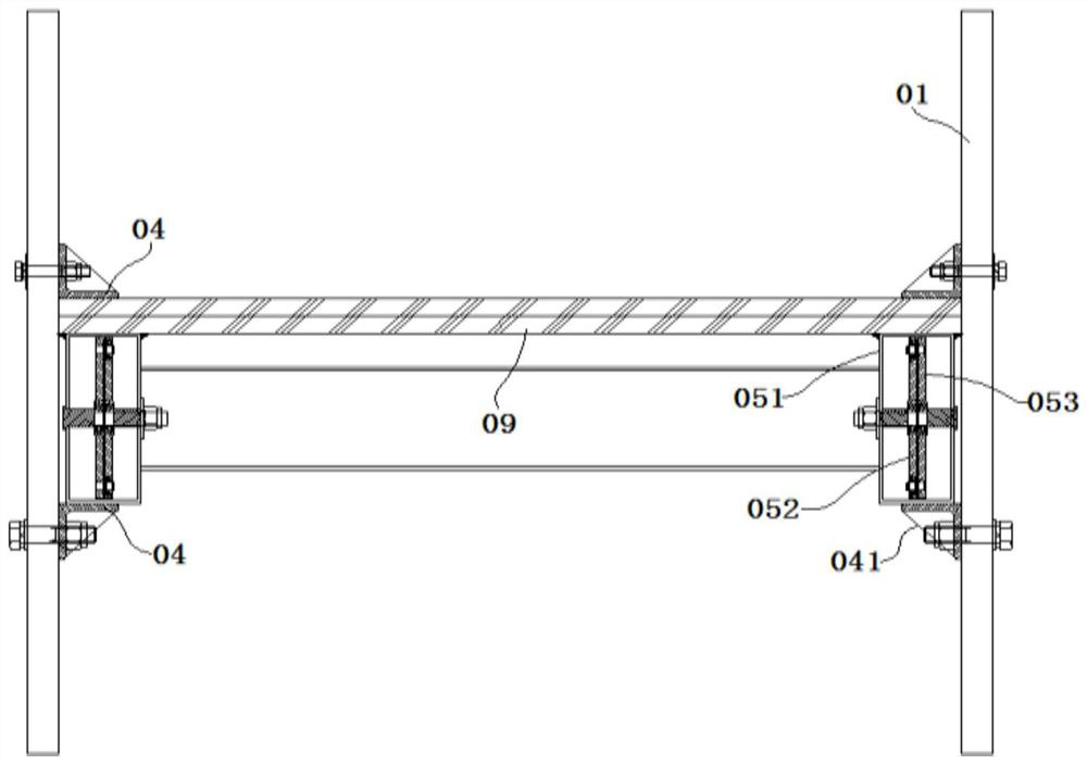 Sieve plate hole size adjustable mechanism