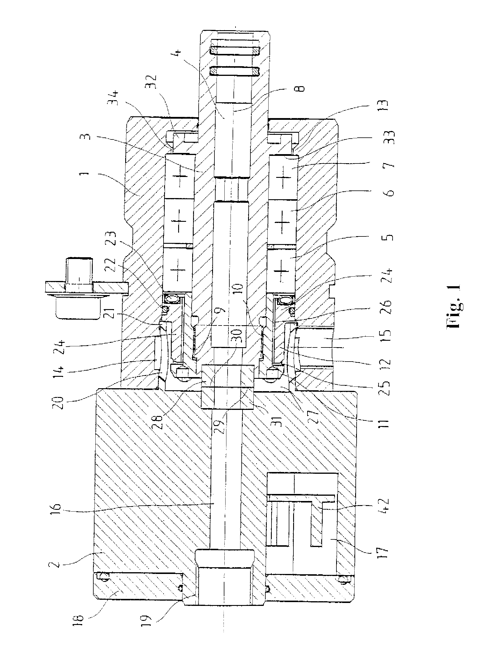 Rotary feed-through with leakage sensor