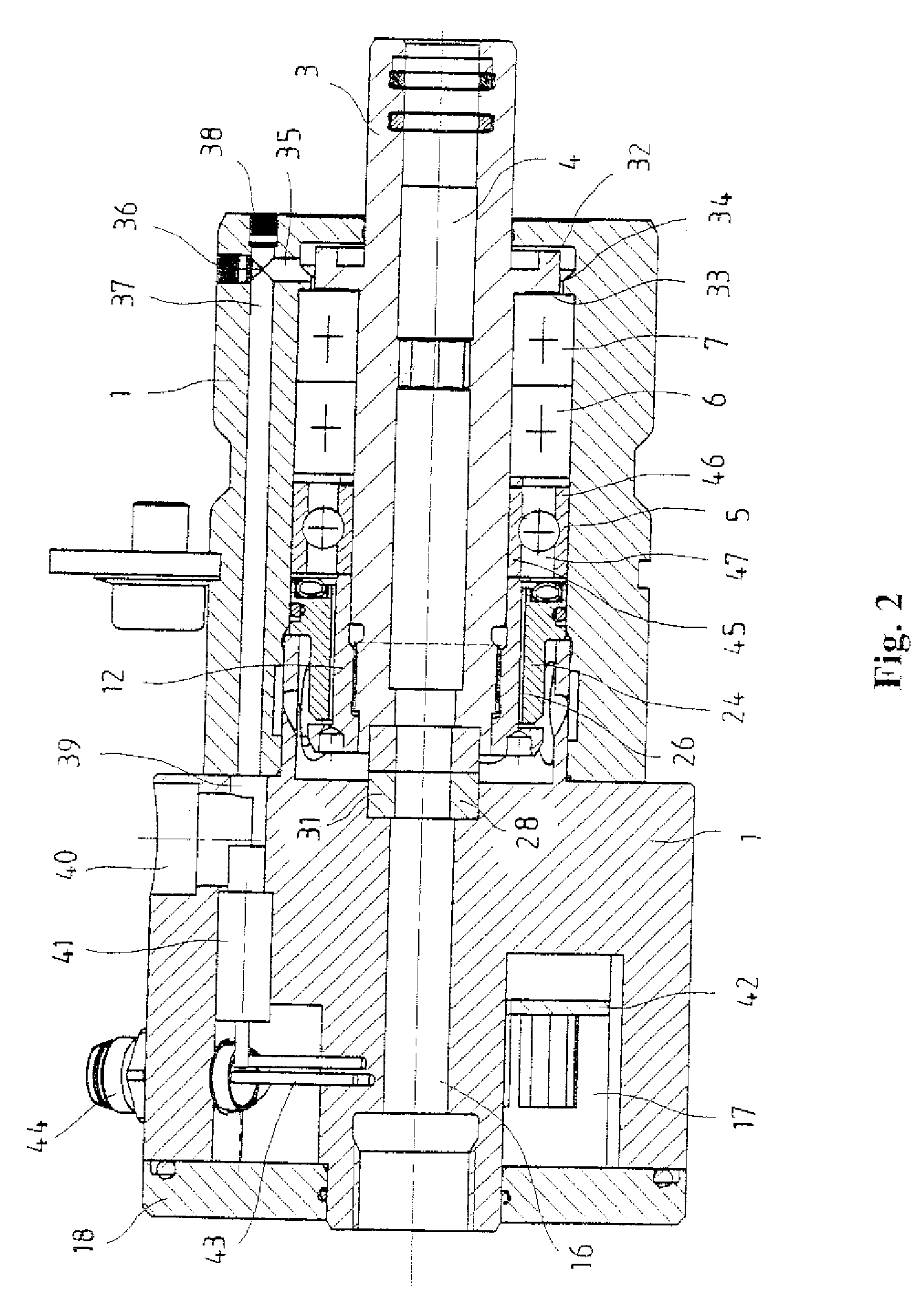 Rotary feed-through with leakage sensor