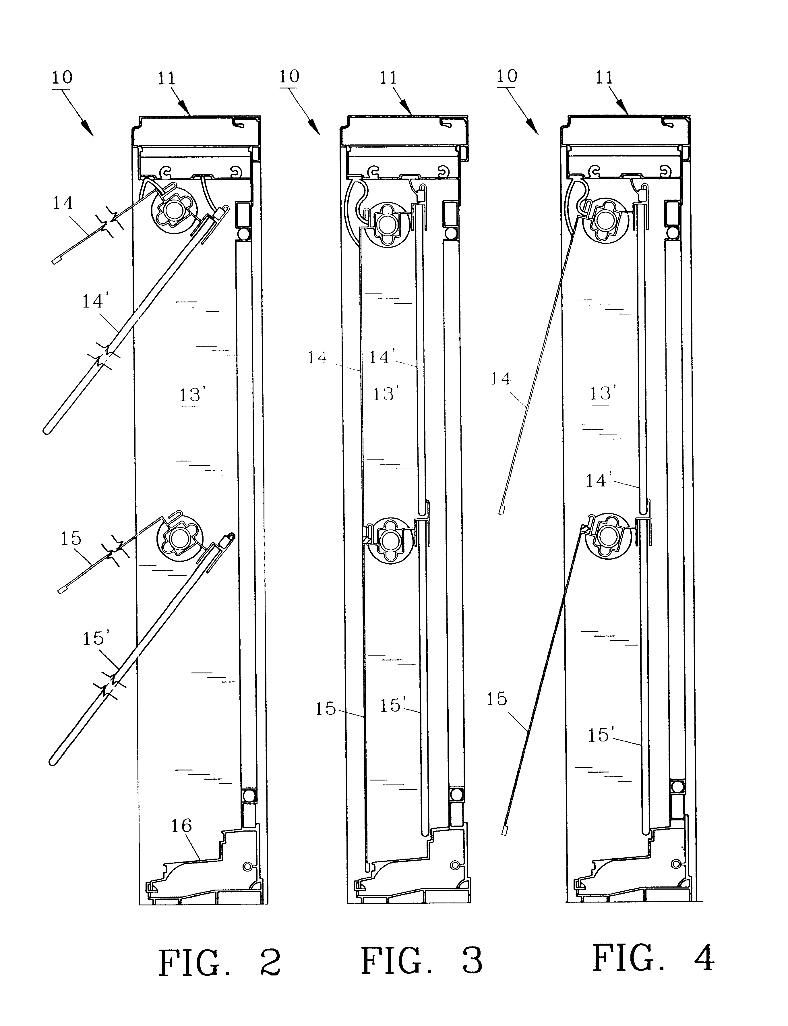 Dual panel jalousie assembly with independent panel movement