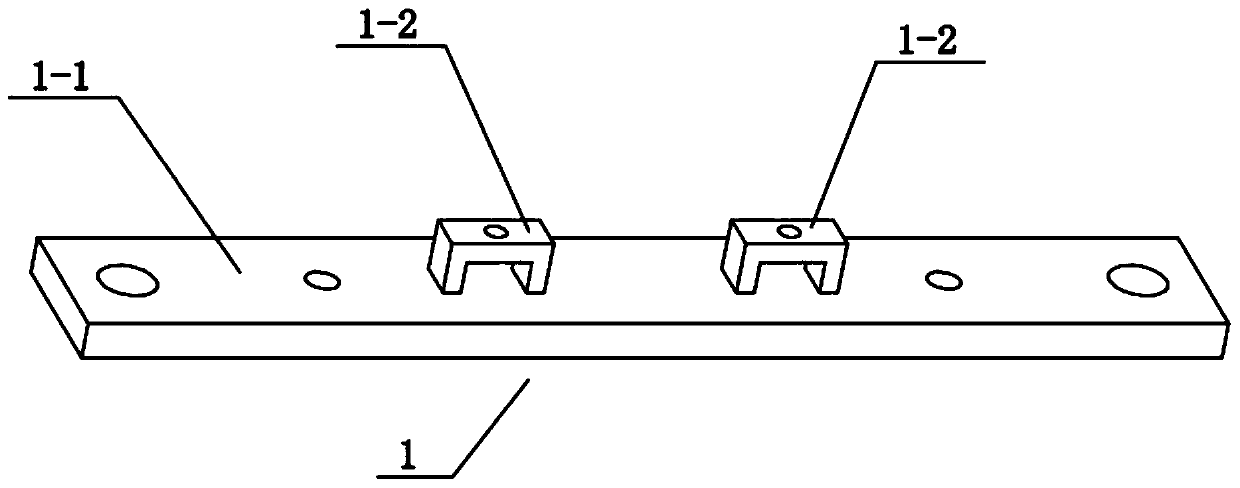 Intelligent monitoring equipment without monitoring blind area