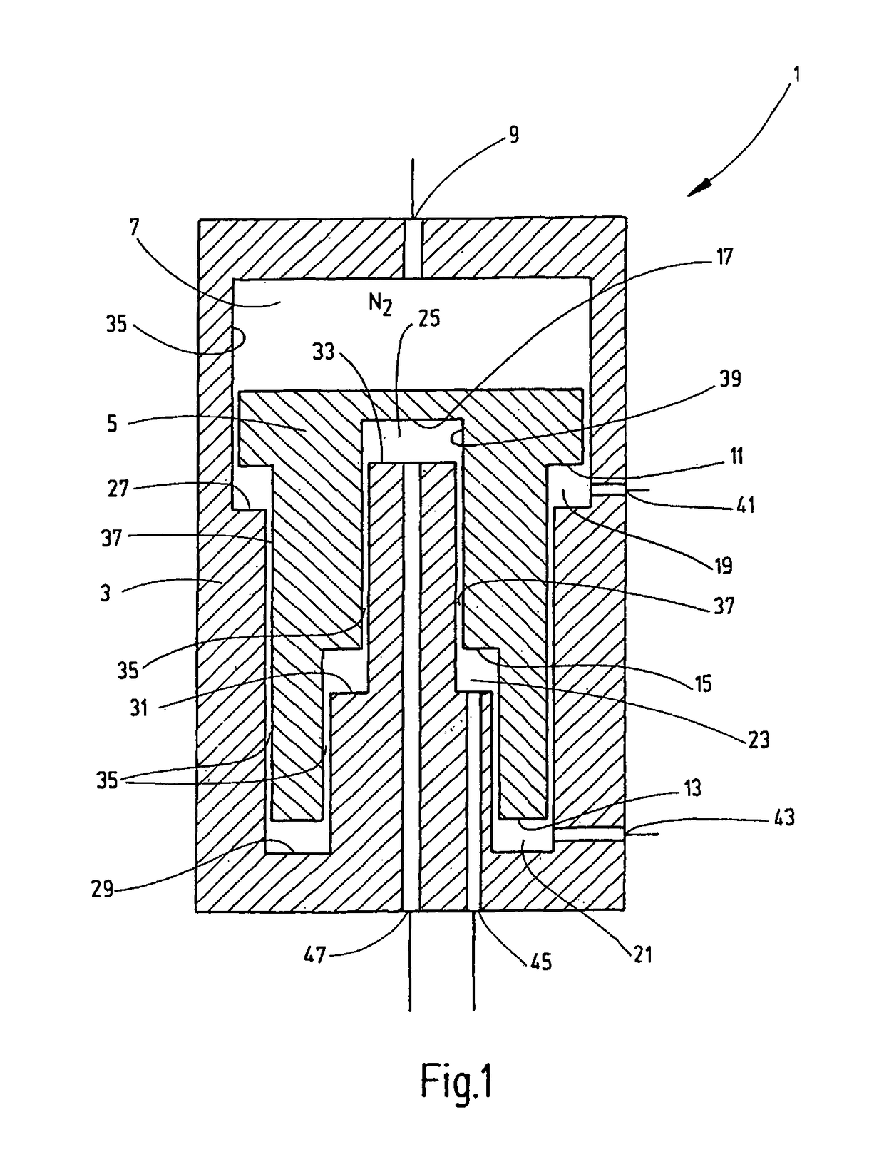 System for improving the energy efficiency in hydraulic systems, piston accumulator and pressure accumulator provided for such a system