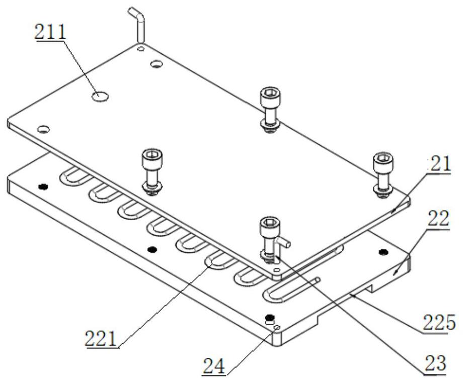 Fluidity measuring device and measuring method for low-temperature mold material