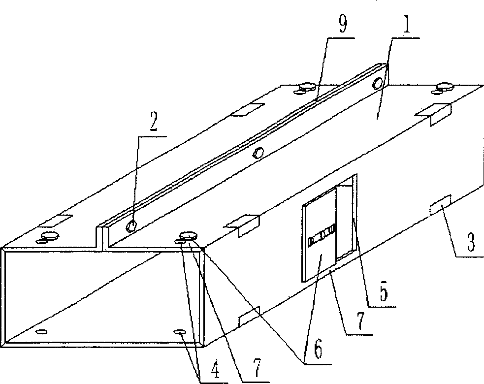 Forming die for component in polyhedron