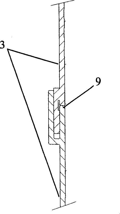 Side plate structure in refrigerator body and refrigerator with same