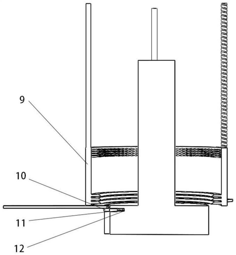 Blade winding cleaning device, lawn mower and implementation method