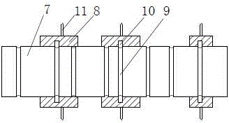 Adsorption type cutting device for paper of multiple specifications