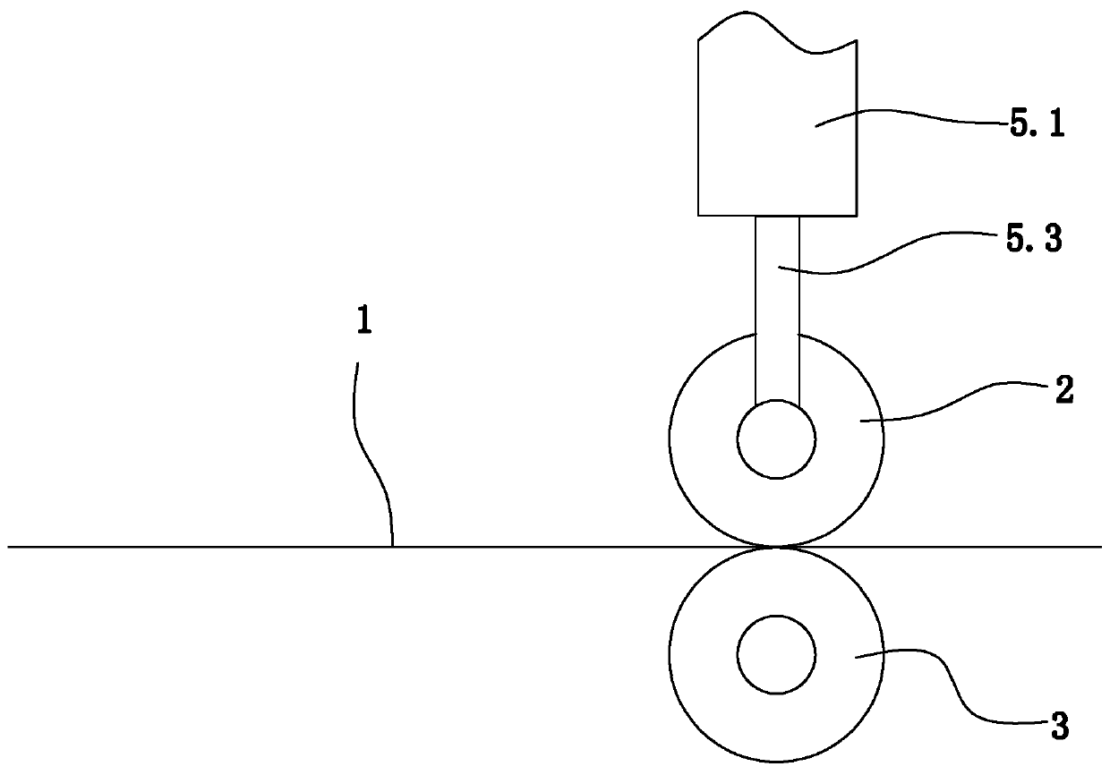 A device for precisely controlling the acid-spraying press roller