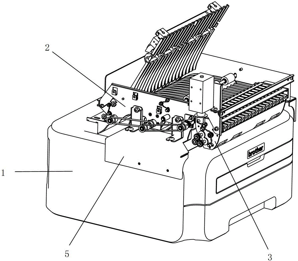 Detecting and conveying device for transmitted materials