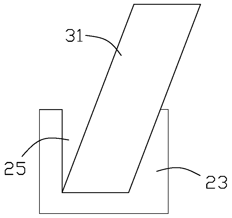 Fabricated solid reinforced earth retaining wall and construction method thereof