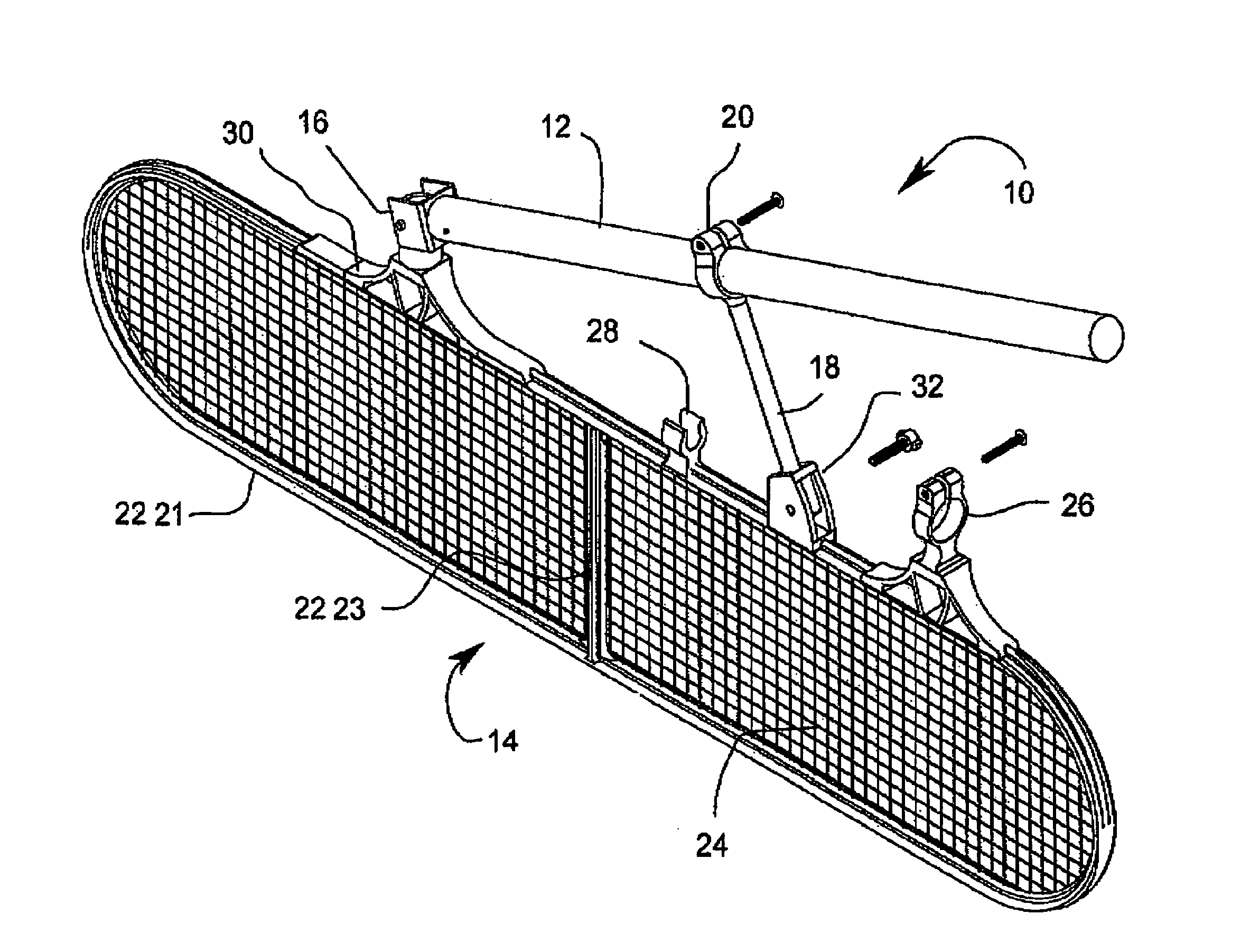 Multiple orientation pool skimming net with three-point leveraging configurations