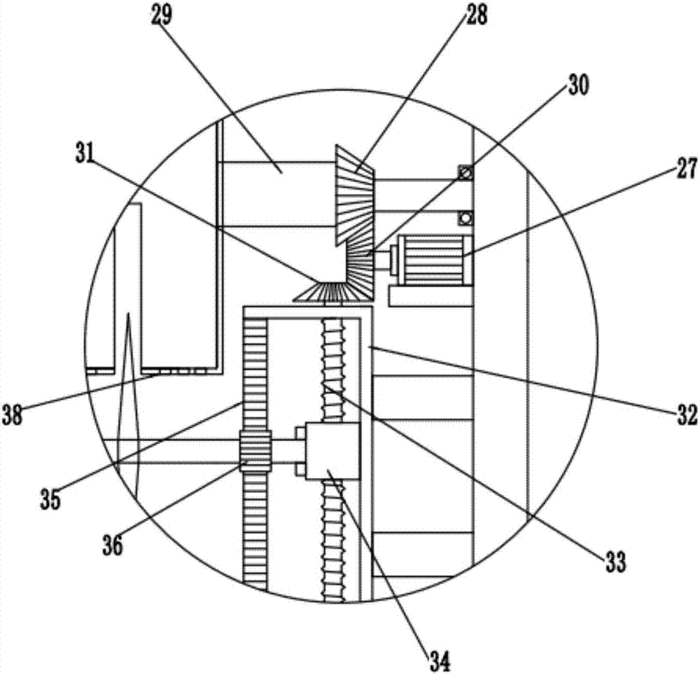 Forage grass smashing device for animal husbandry