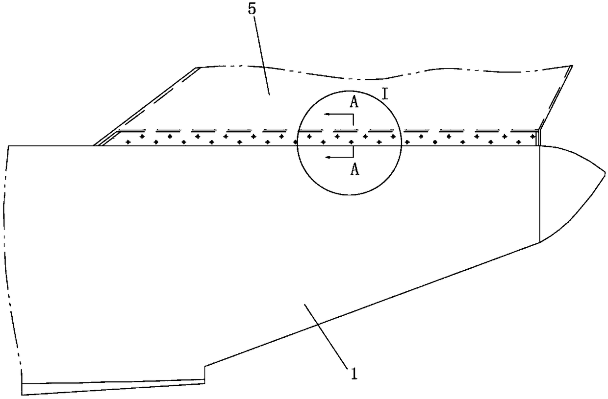 Connecting structure of all-composite winged ship