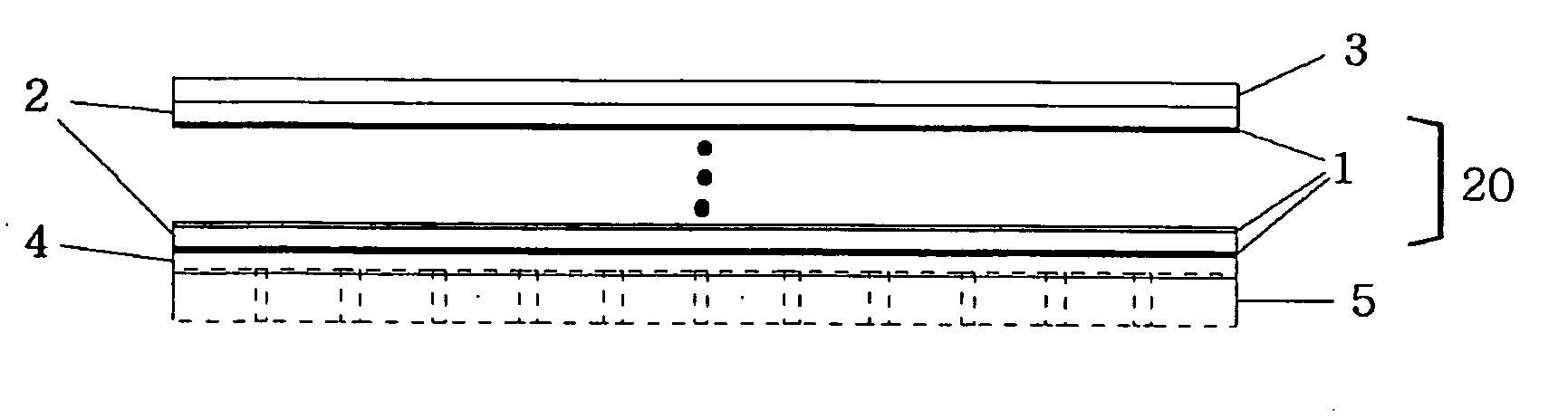 Prism-patterned broadband reflective polarizer for liquid crystal display