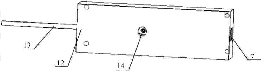 Distributed high-precision FBG (fiber bragg grating) displacement sensor with function of temperature compensation, and method