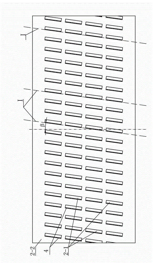 Crushing type blockage prevention device