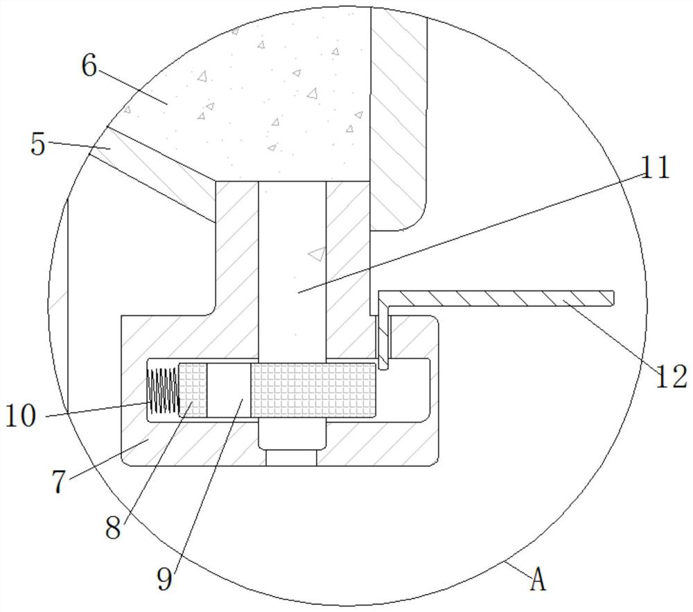 Equipment suitable for periodic automatic fertilization of rod-shaped crops