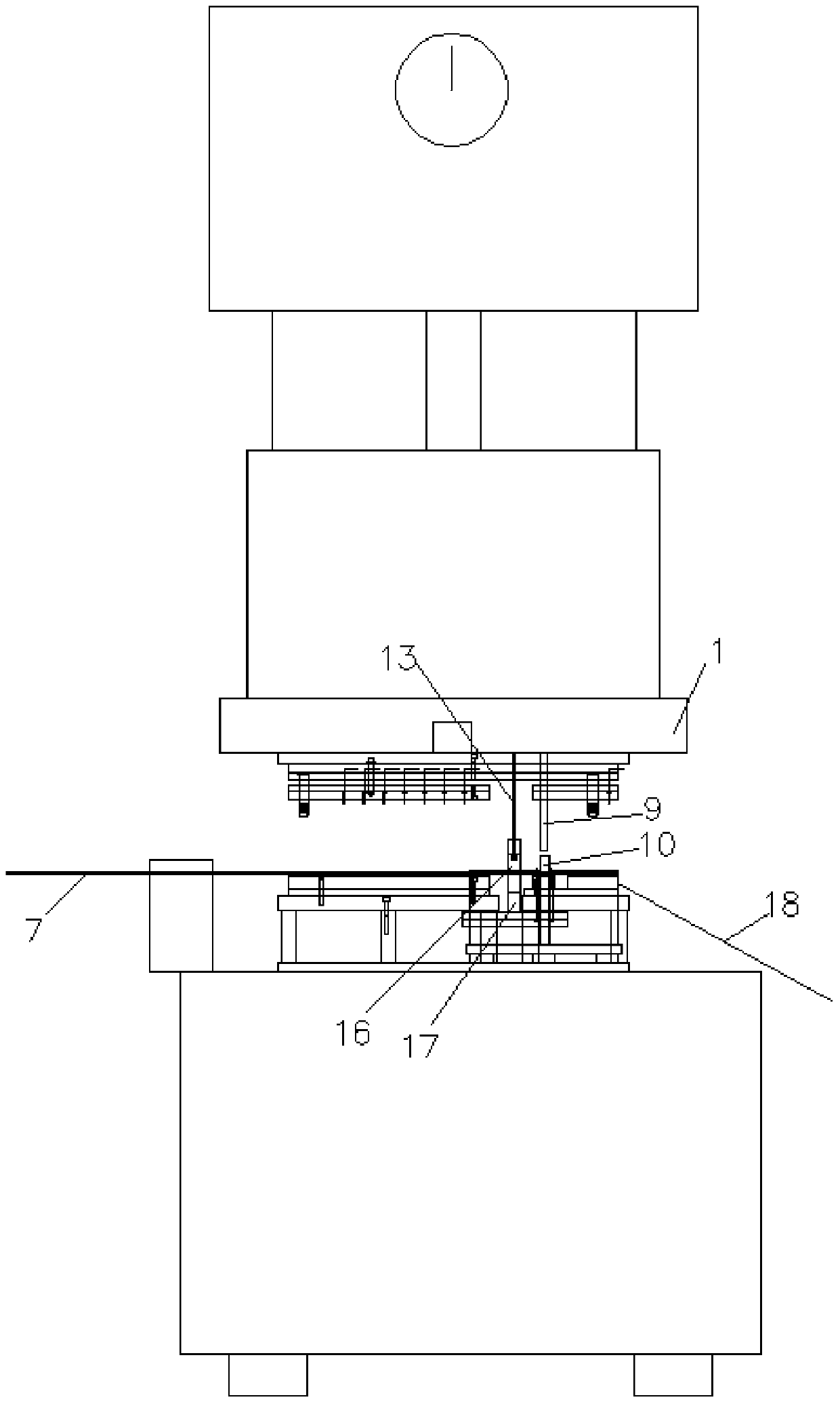 In-mold riveting automatic feeding mechanism