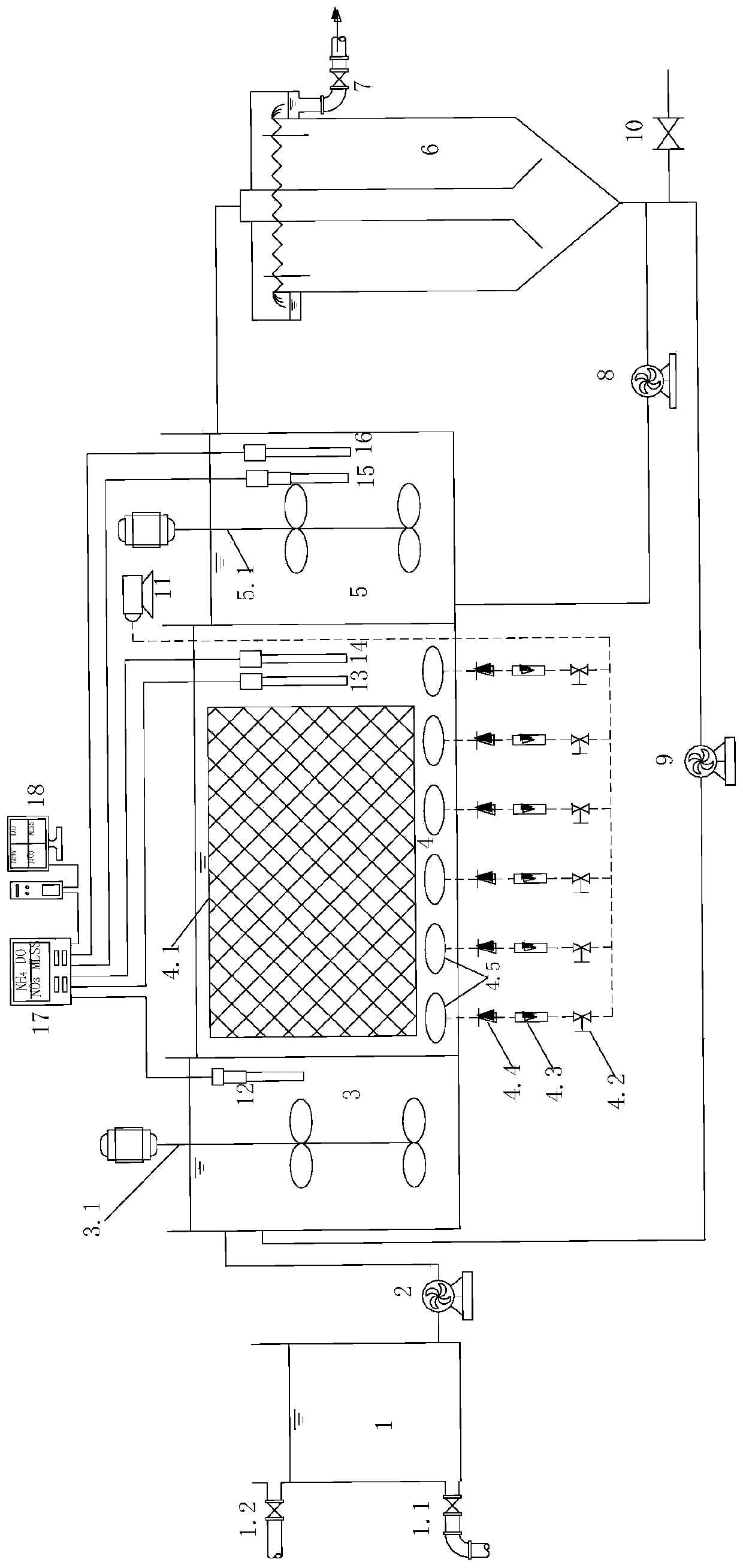 Device and method for stepwise reflux of sludge to strengthen anaerobic ammonium oxidation denitrification process