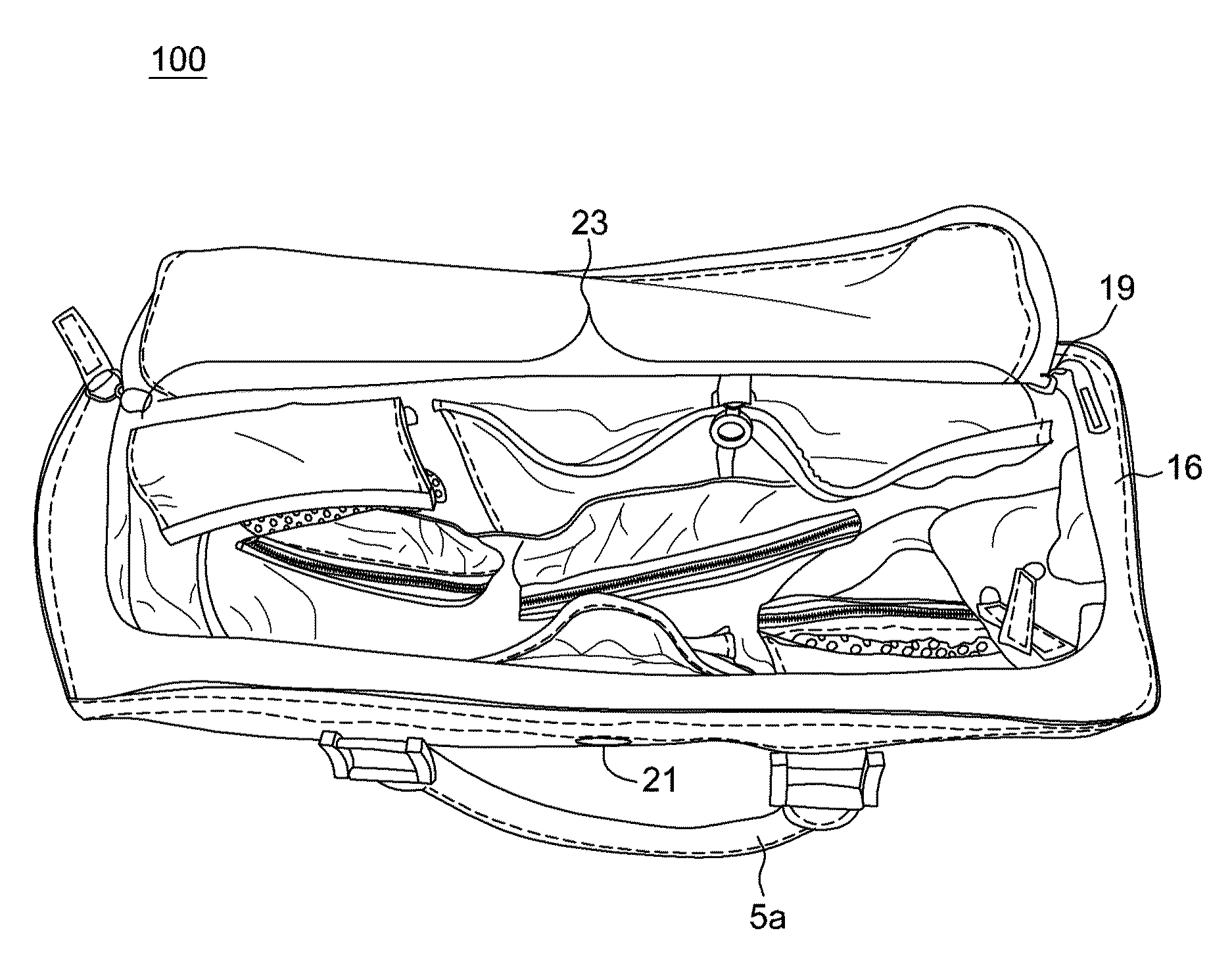 Golf or sports bag adapted for ease of access to multiple accessories