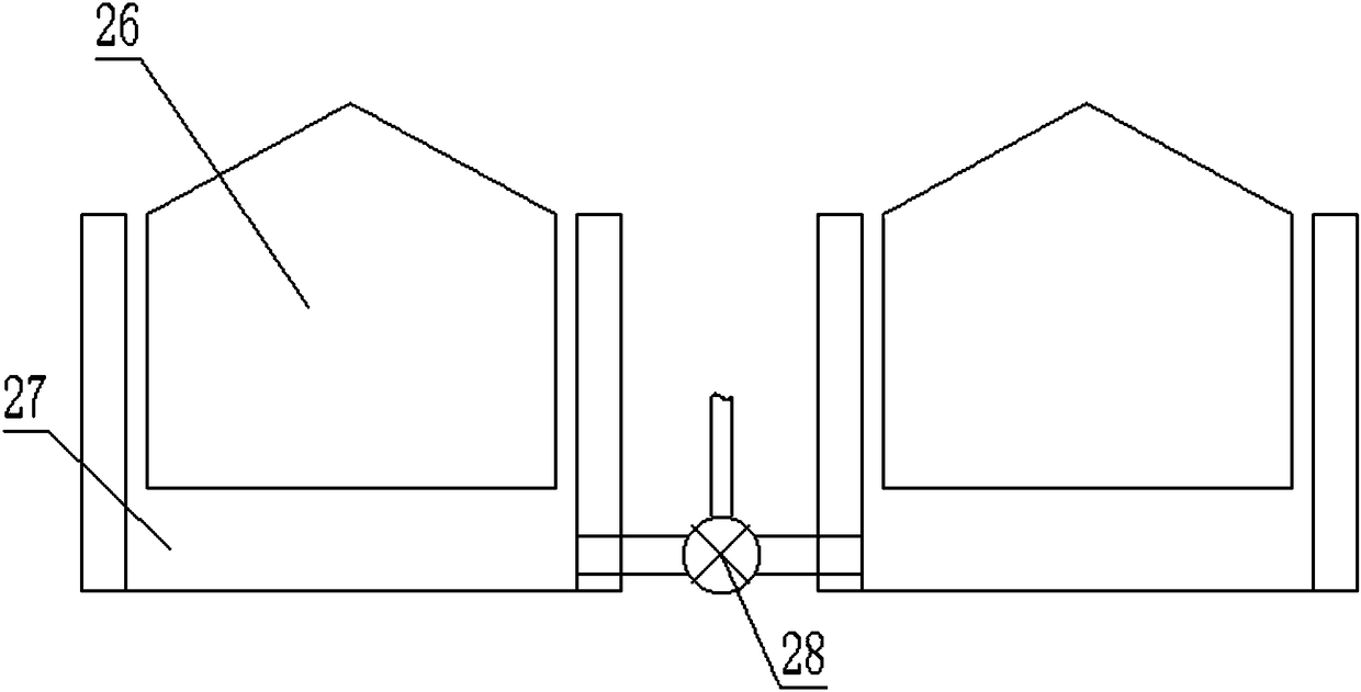 Self-circulation sludge cleaning aquaculture pool