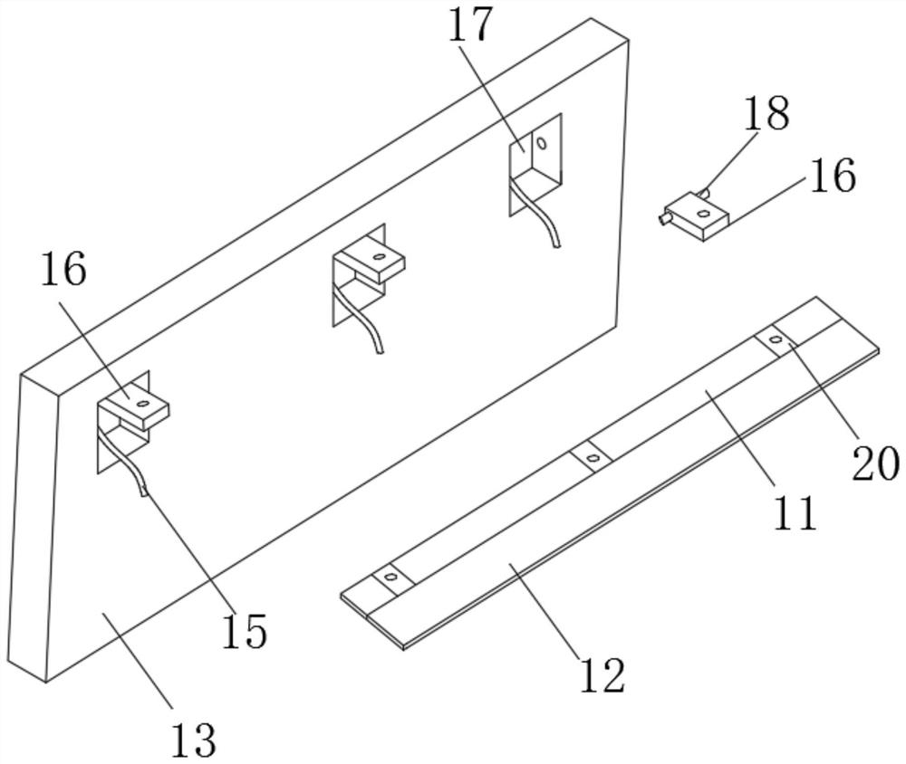 High-pressure roller mill for ore crushing and working method thereof