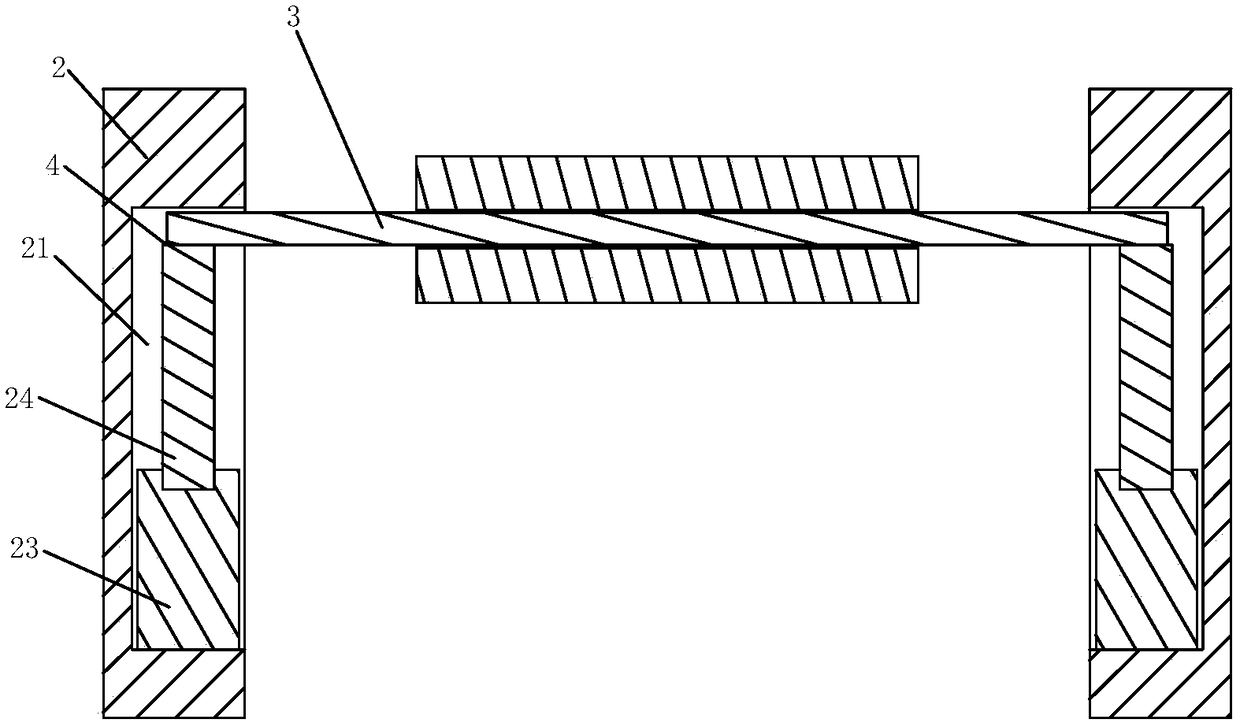 Feeding device of vertical net belt combination machine