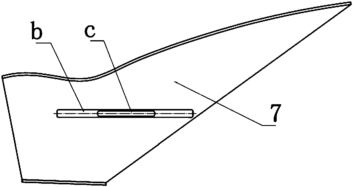 Outside-sealed displacement adjusting mechanism for parallel-connection spray pipe