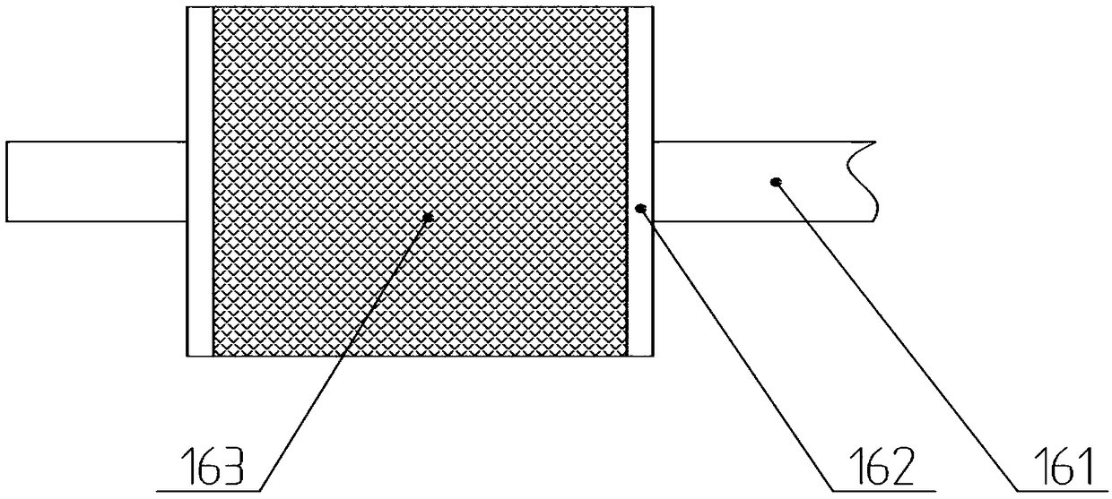 Oil spraying vacuum degassing device for online monitoring of oil chromatogram and application method