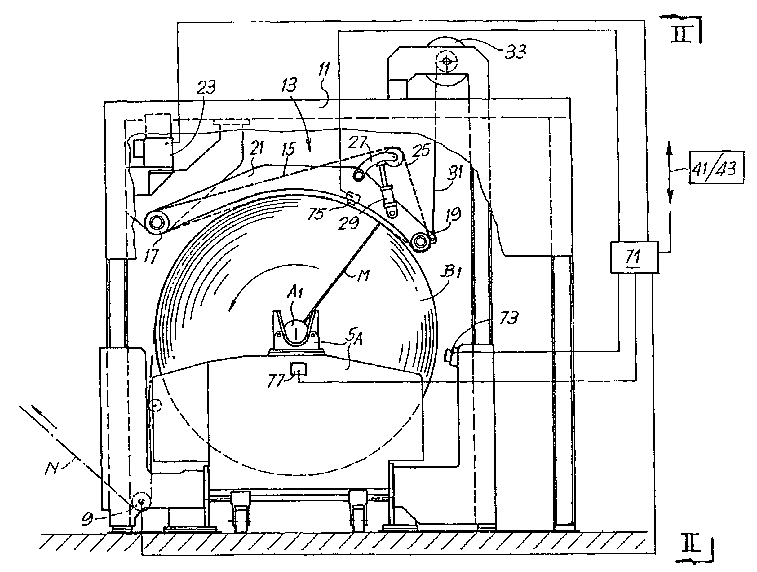 Unwinding device for reels of web material with dual drive mechanism and relative unwinding method