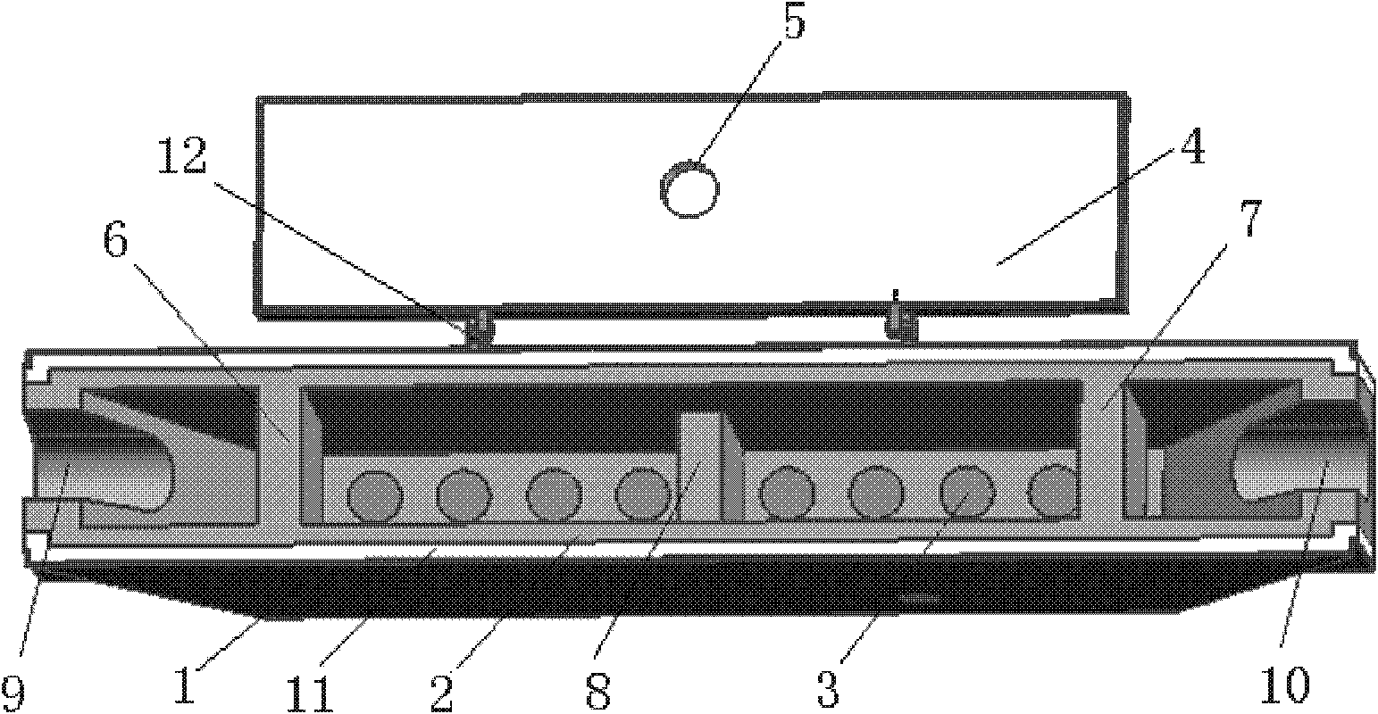 Runner type online degassing device