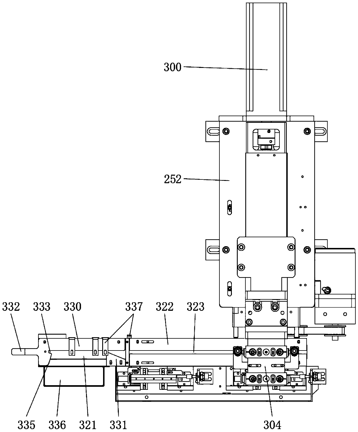 Conveying mechanism for ceramic substrate