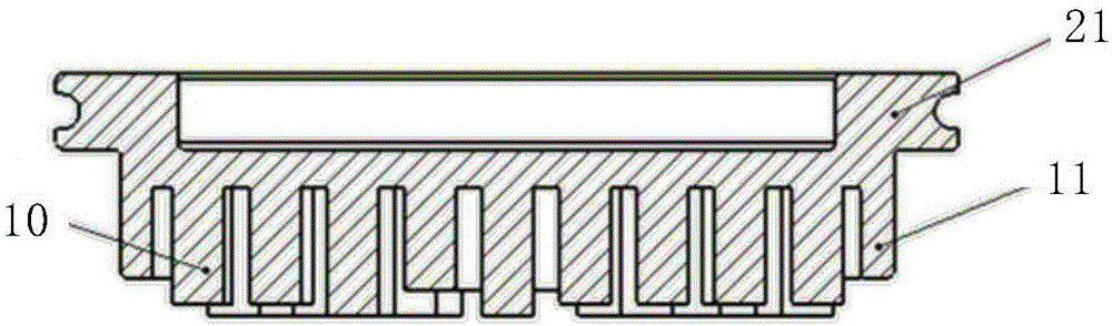 Nondestructive cleaning device of graphic wafer capable of improving cleaning uniformity