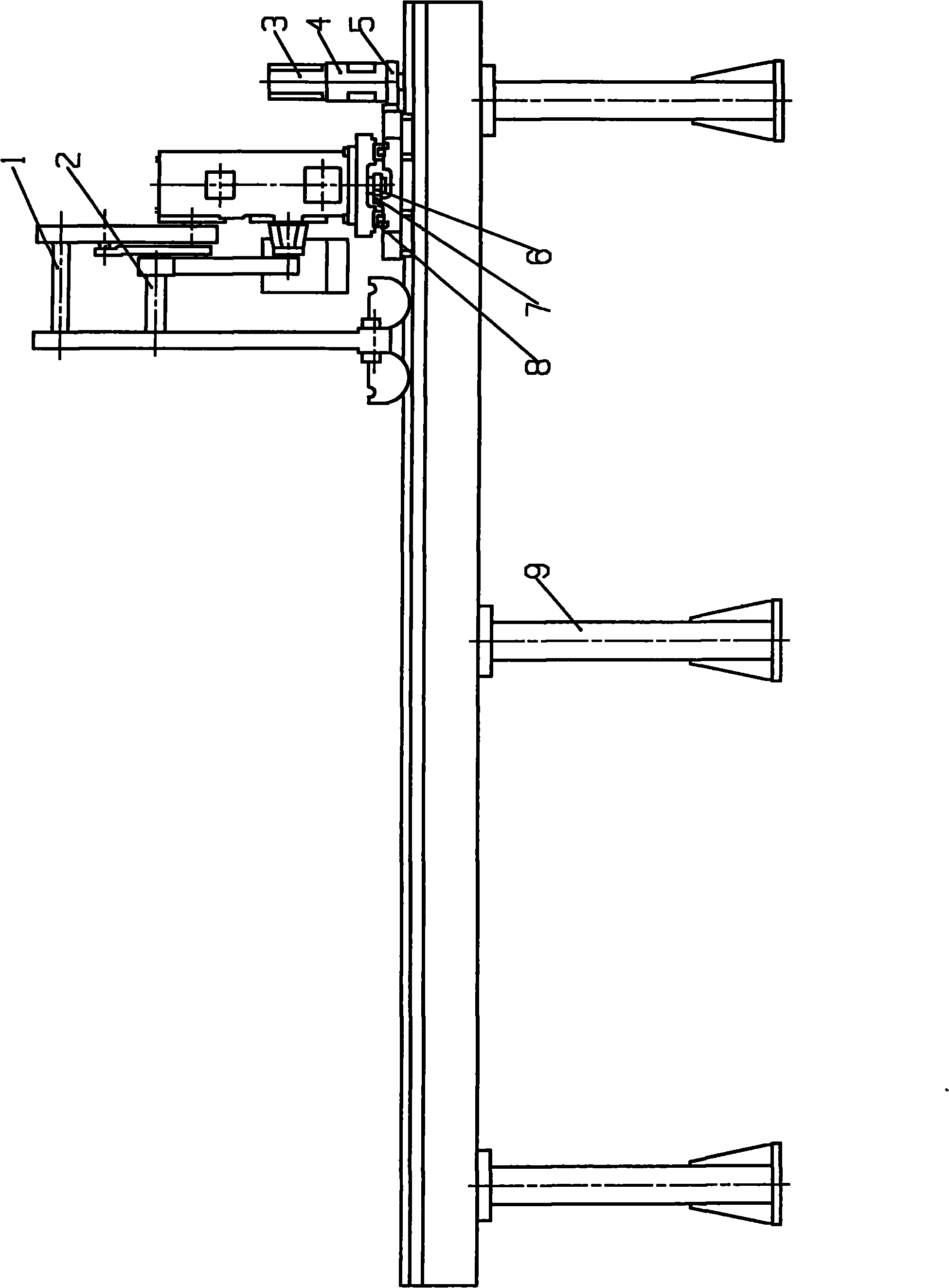 Robot for pouring aluminum piston