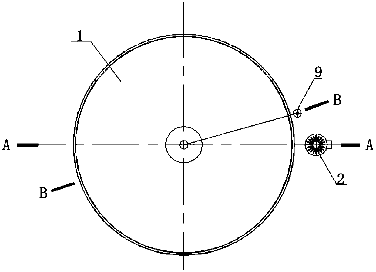 A device for collecting dead fish in a circulating aquaculture system