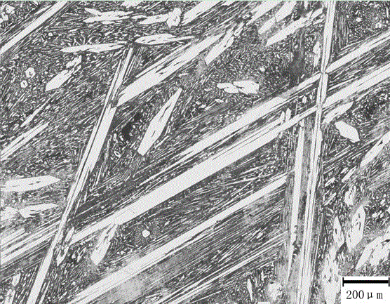 Vanadium-containing hypereutectic high-chromium cast iron and manufacturing method thereof