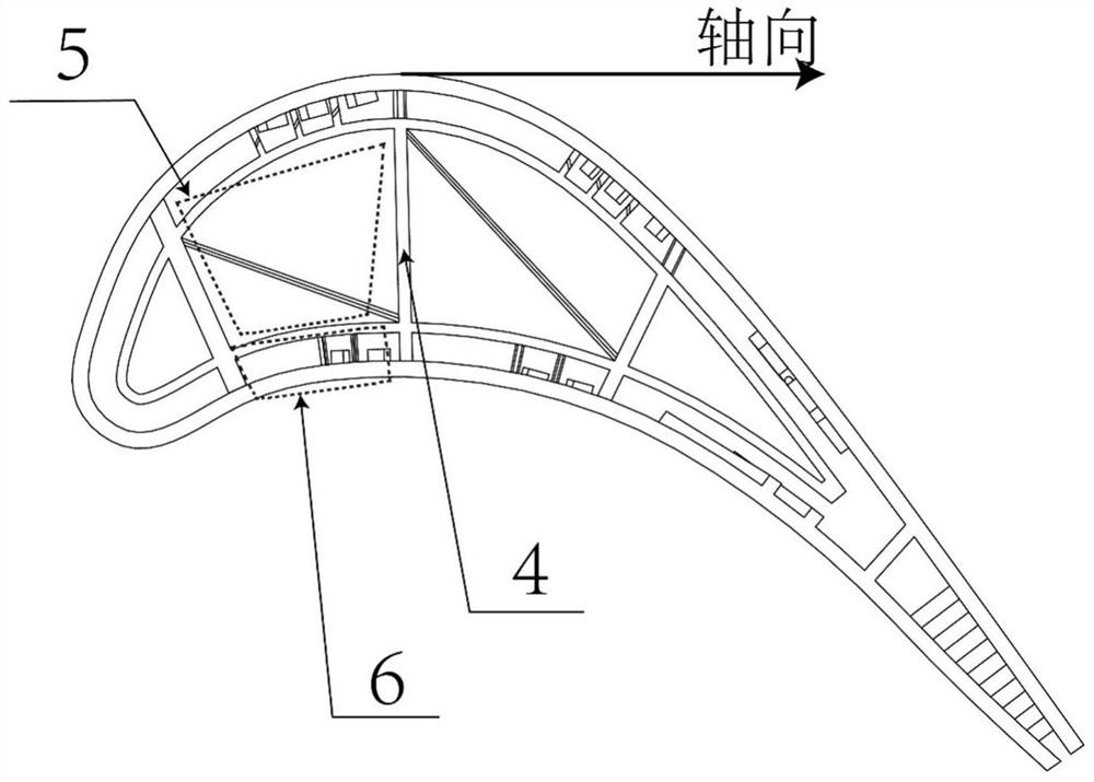 Gas turbine moving blade pressurizing and cooling structure utilizing rotation effect