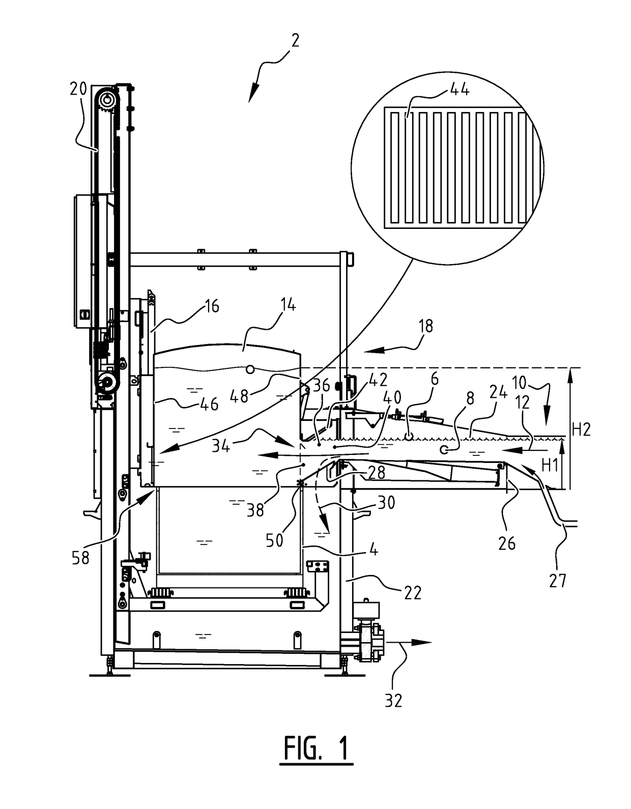 Filling device and method for filling a container with products floating and/or suspended in an aqueous liquid