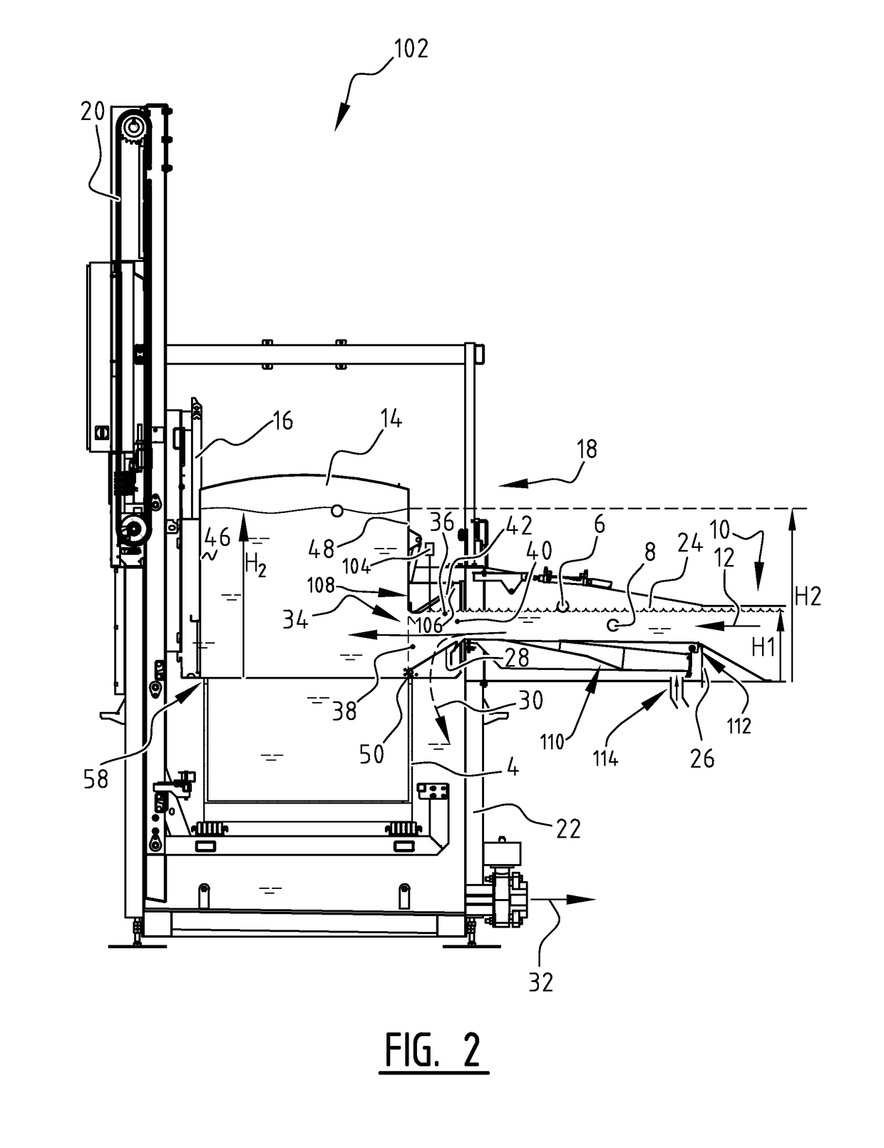 Filling device and method for filling a container with products floating and/or suspended in an aqueous liquid