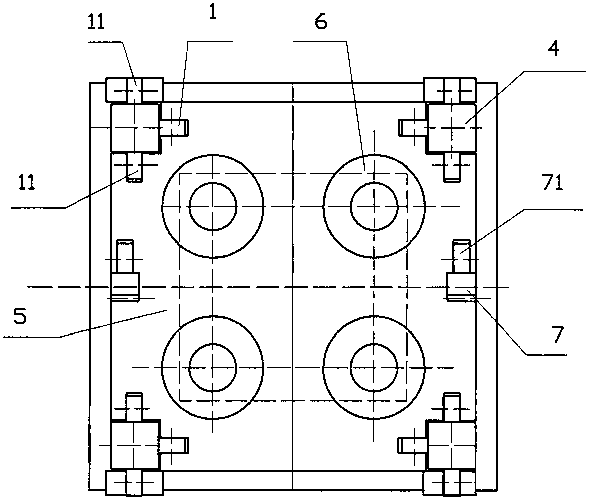 Clamping mechanism for precision injection molding machine