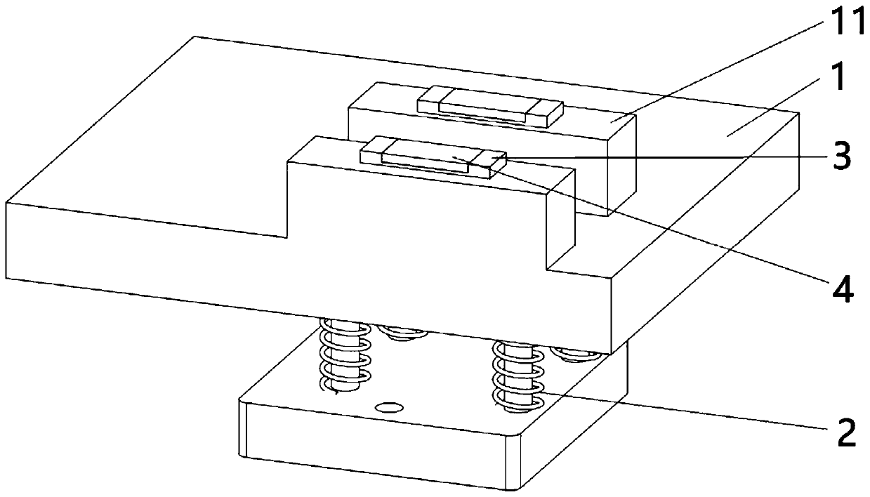 Optical fiber cutter and upper cover thereof