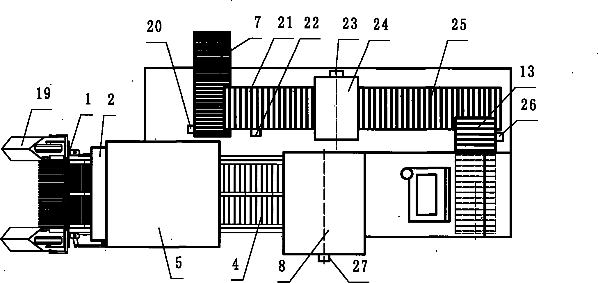 Hydraulic system for self-propelled tomato harvester