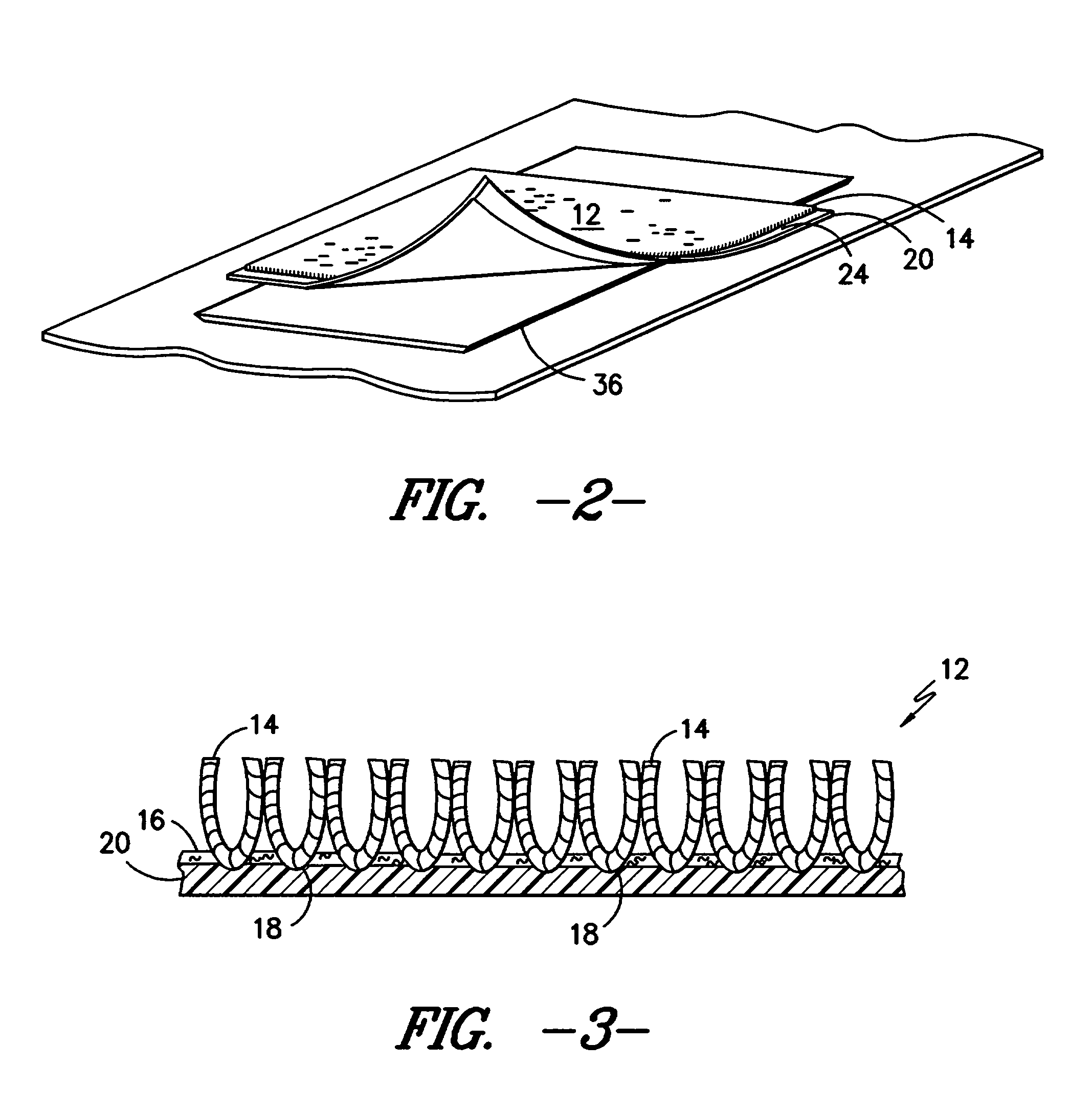 Floor mat exhibiting reduced rippling effects and improved delaminating characteristics of its tufted pile fibers