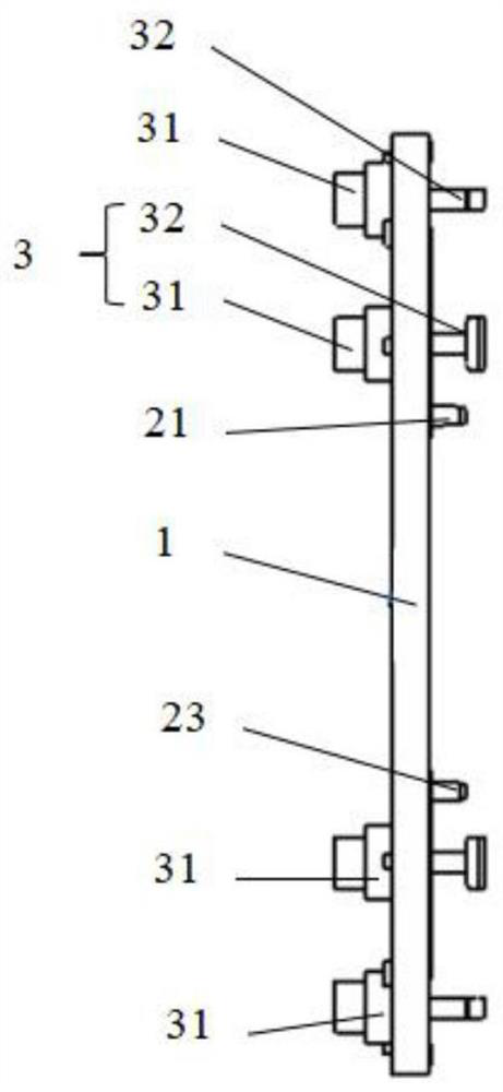 Battery box fixing device and vehicle