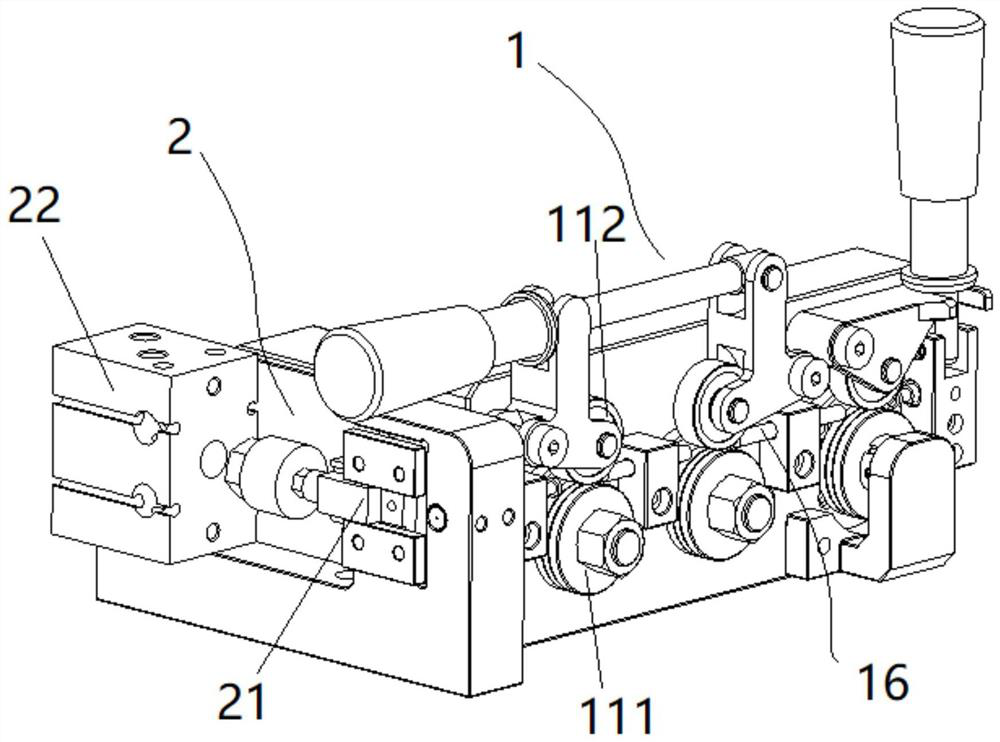 Silk conveying mechanism and thread cutting device