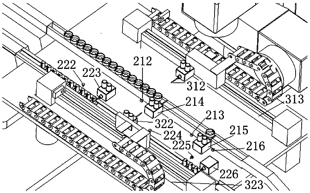 Automatic labelling pretreating device for inserting core of sensor housing and use method