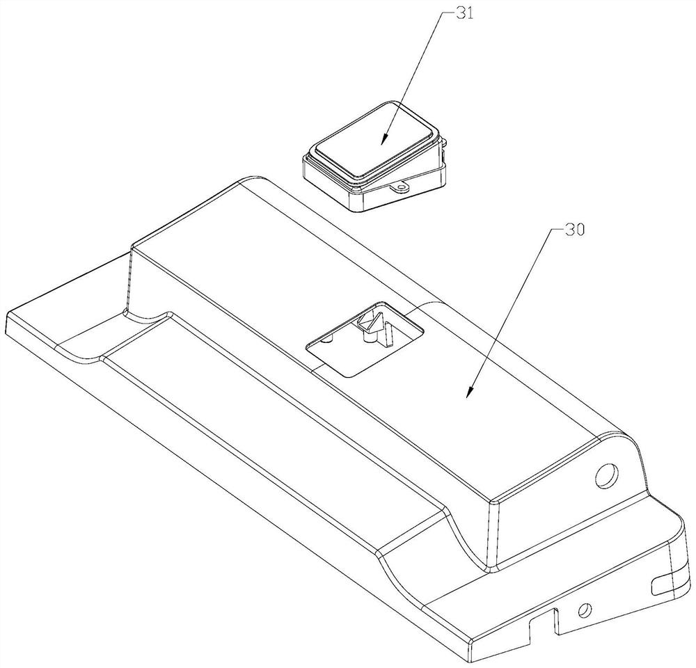 A cover plate inductive flip control mechanism and its control method