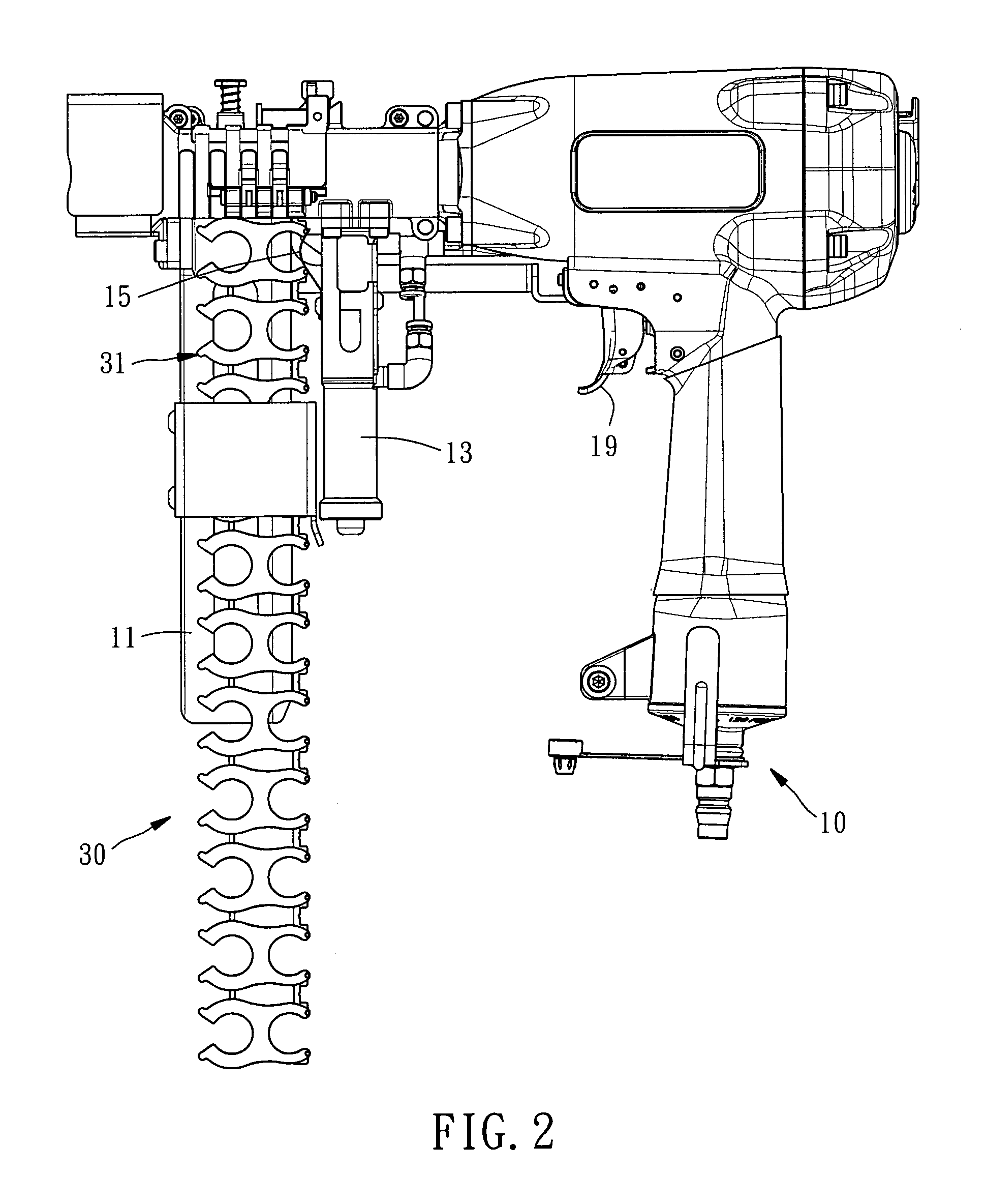 Method of continuously mounting clips to two abutted and crossed rods