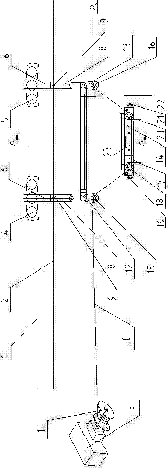 Self-lifting type cableway transporting device