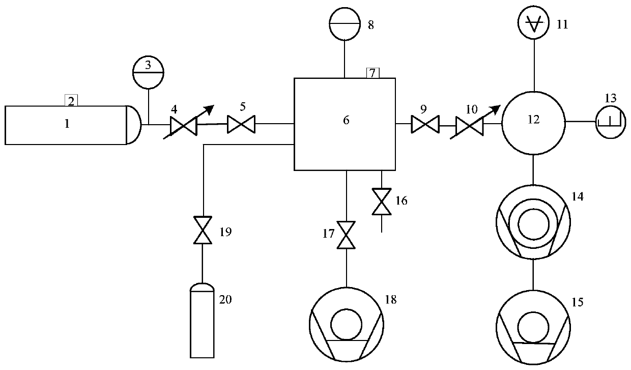 Helium recovery device and method for leakage detection of high-pressure gas cylinder